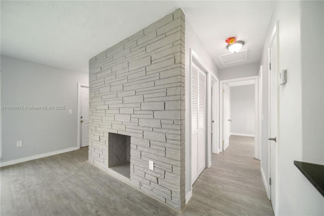 Recently Rented: $2,650 (2 beds, 1 baths, 1085 Square Feet)