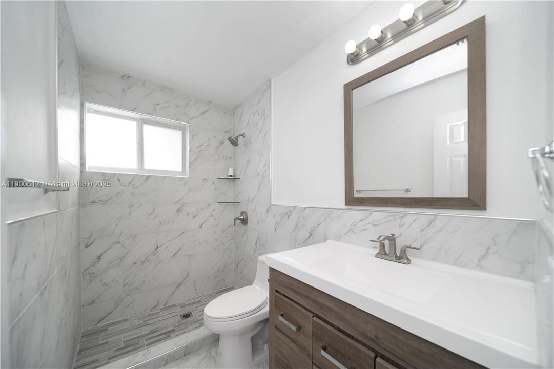 Recently Rented: $2,650 (2 beds, 1 baths, 1085 Square Feet)