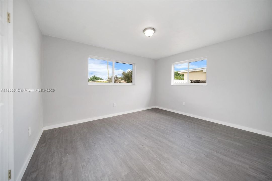 Recently Rented: $2,650 (2 beds, 1 baths, 1085 Square Feet)