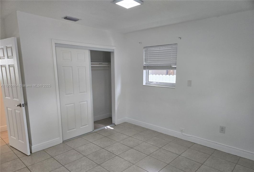 Recently Rented: $1,600 (1 beds, 1 baths, 700 Square Feet)