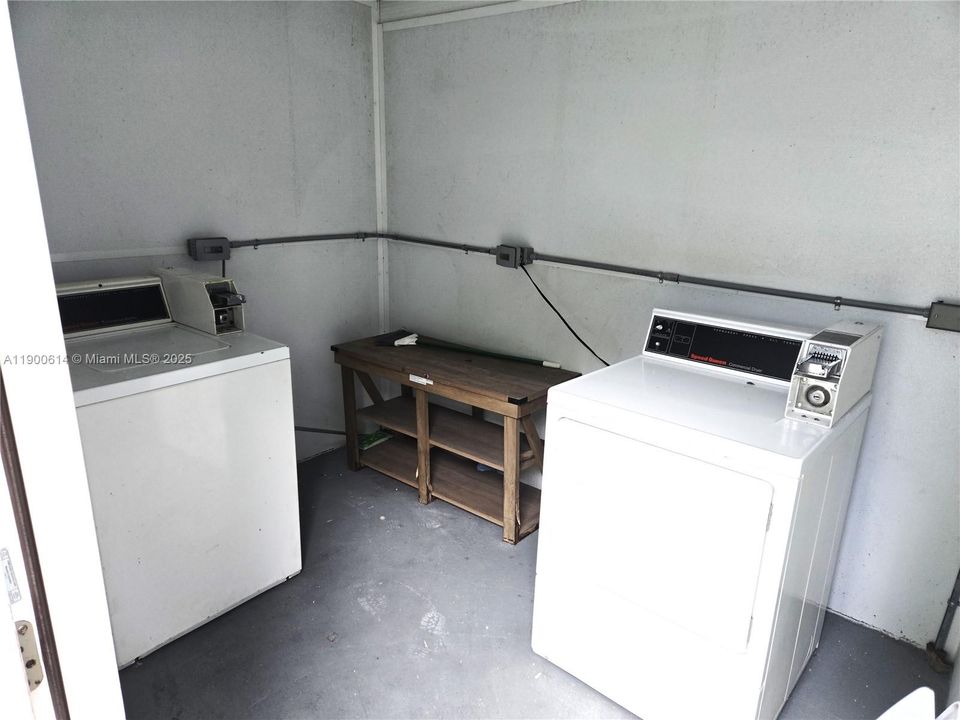 Recently Rented: $1,600 (1 beds, 1 baths, 700 Square Feet)