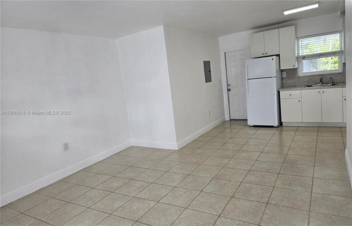 Recently Rented: $1,600 (1 beds, 1 baths, 700 Square Feet)