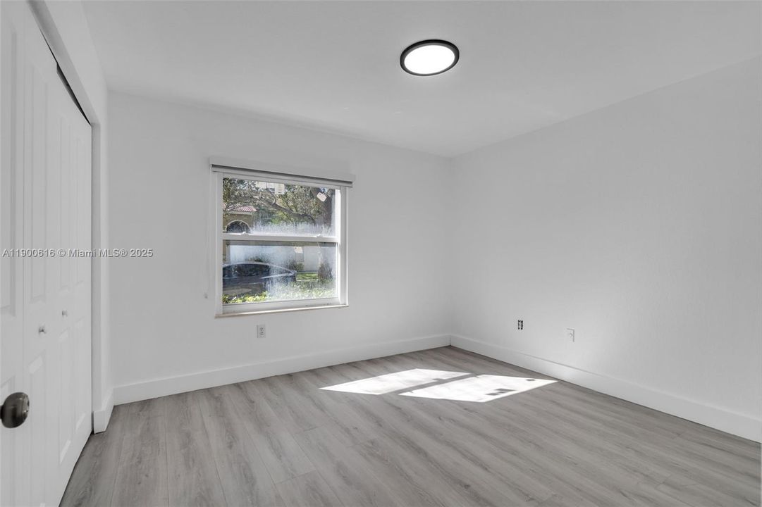 Recently Rented: $4,800 (3 beds, 2 baths, 1965 Square Feet)