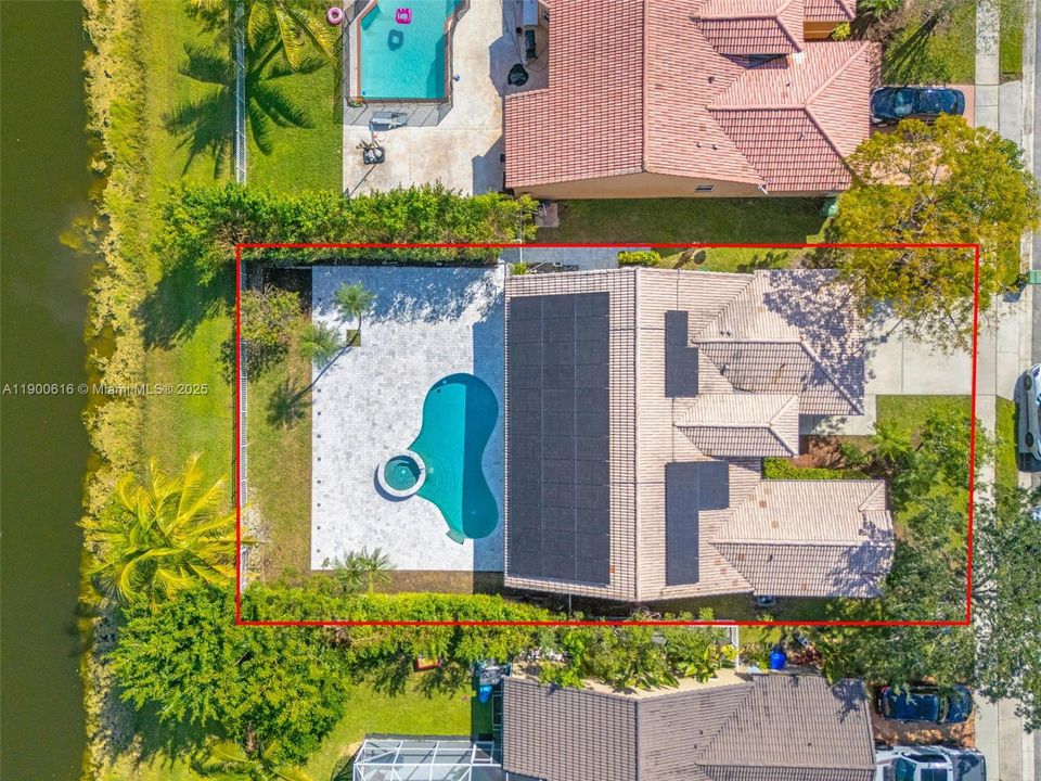 Recently Rented: $4,800 (3 beds, 2 baths, 1965 Square Feet)