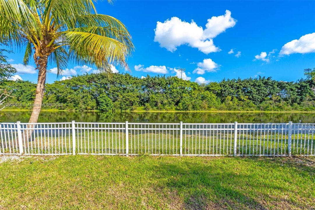 Recently Rented: $4,800 (3 beds, 2 baths, 1965 Square Feet)