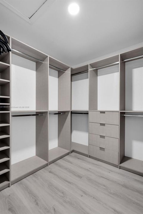 Recently Rented: $4,800 (3 beds, 2 baths, 1965 Square Feet)