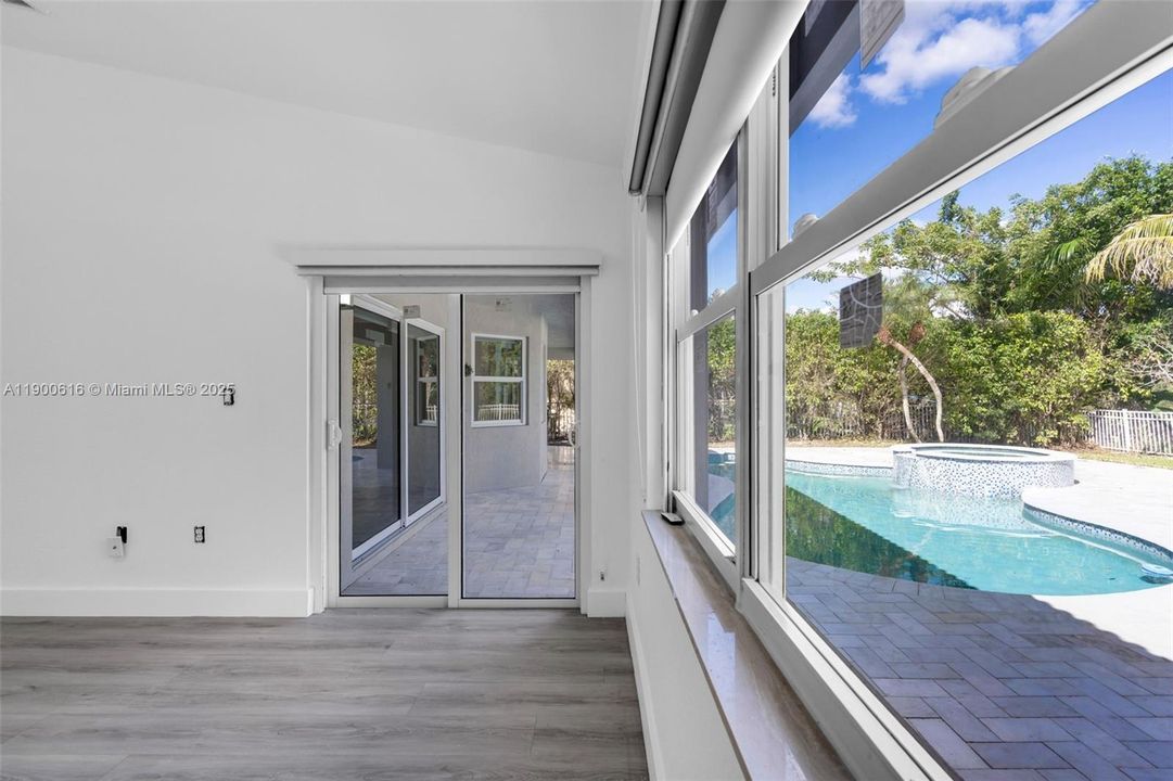 Recently Rented: $4,800 (3 beds, 2 baths, 1965 Square Feet)