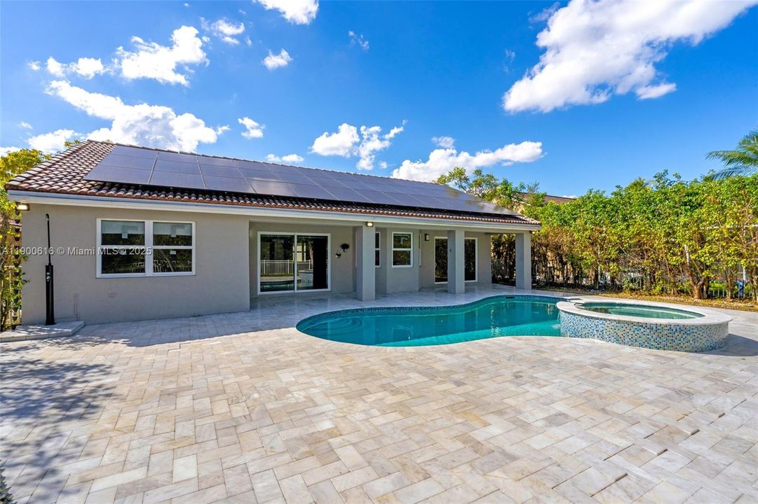 Recently Rented: $4,800 (3 beds, 2 baths, 1965 Square Feet)