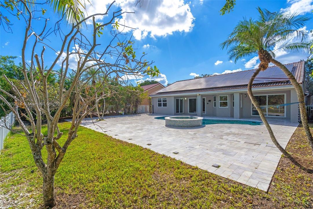 Recently Rented: $4,800 (3 beds, 2 baths, 1965 Square Feet)