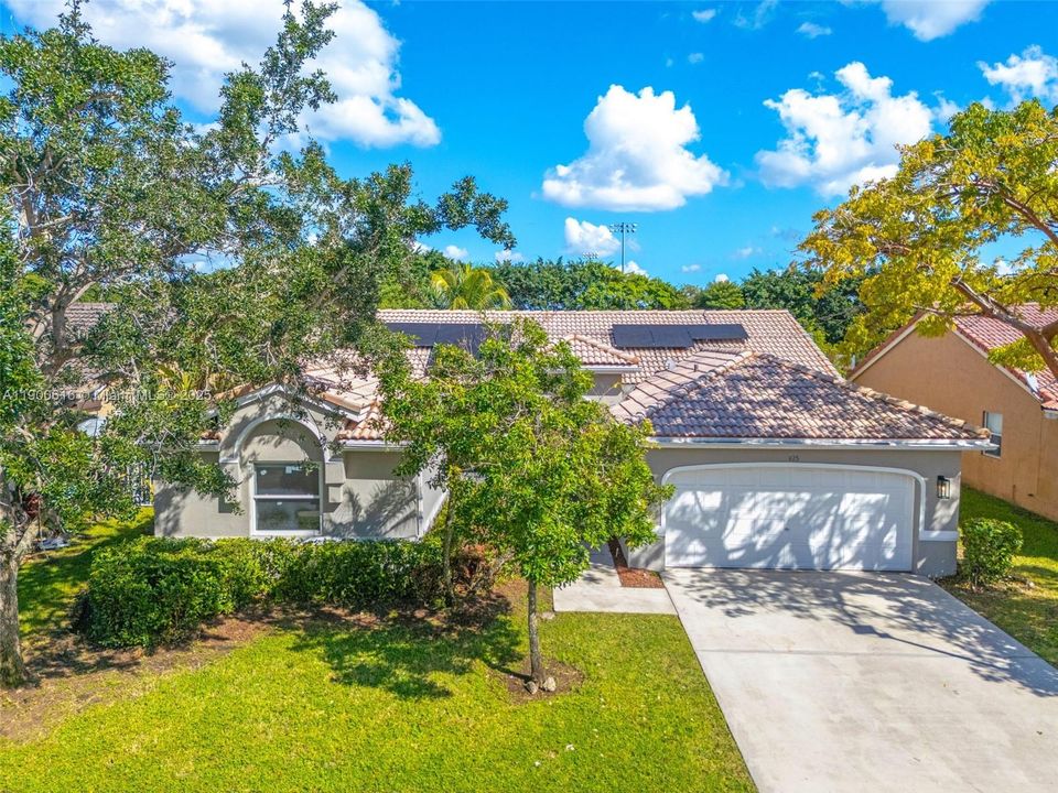 Recently Rented: $4,800 (3 beds, 2 baths, 1965 Square Feet)