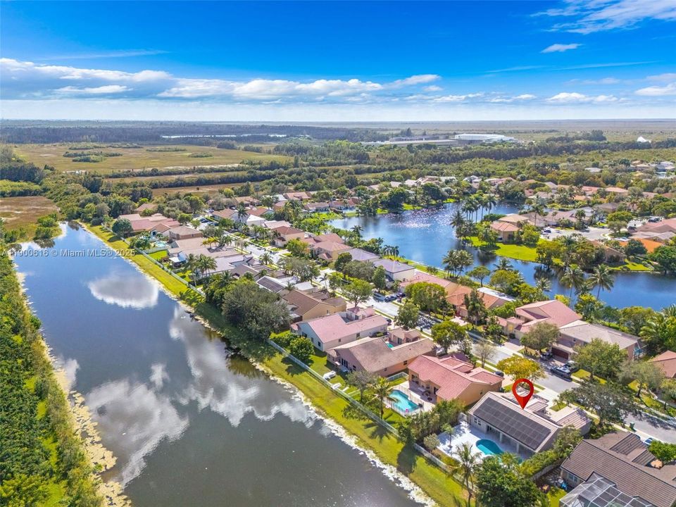 Recently Rented: $4,800 (3 beds, 2 baths, 1965 Square Feet)