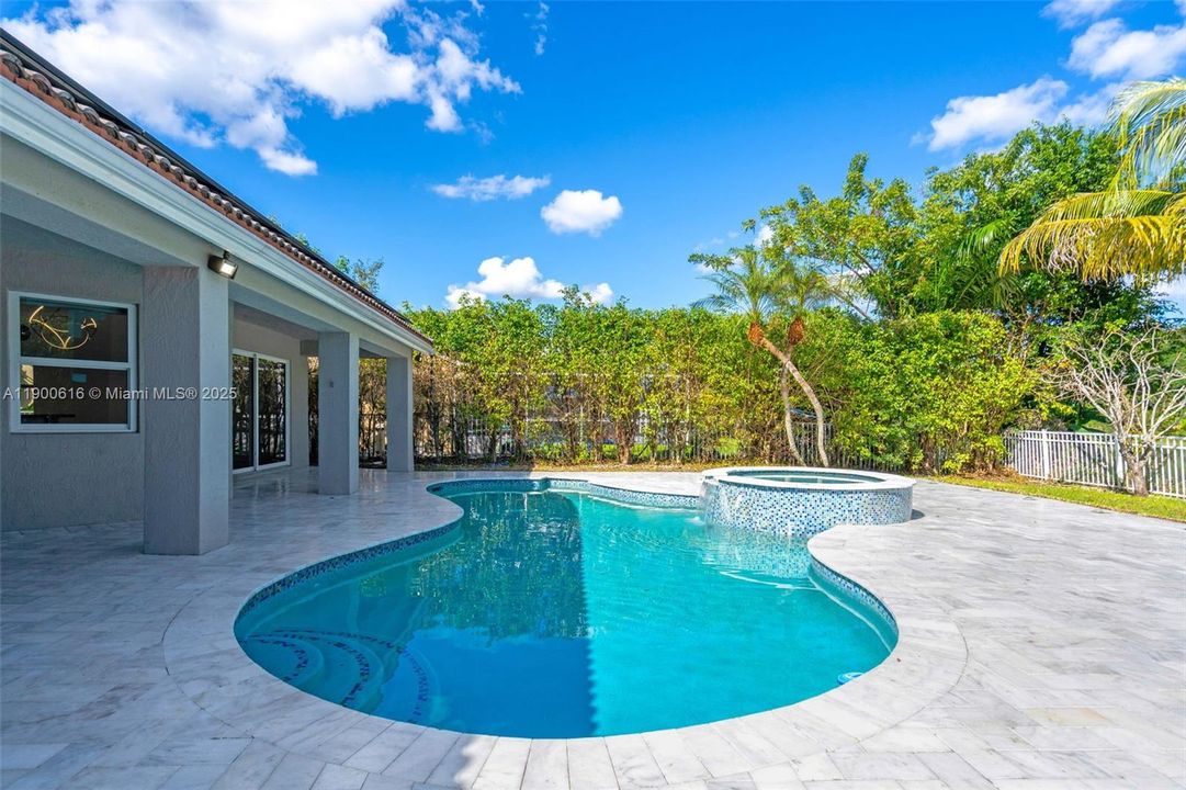 Recently Rented: $4,800 (3 beds, 2 baths, 1965 Square Feet)