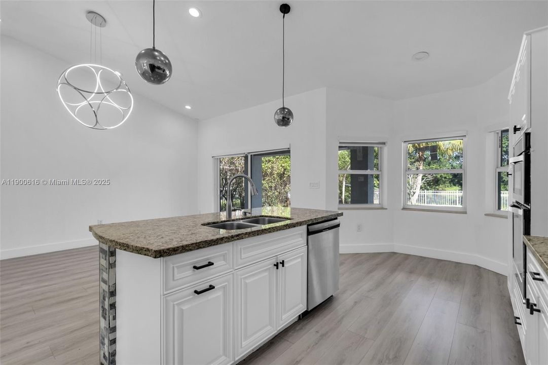 Recently Rented: $4,800 (3 beds, 2 baths, 1965 Square Feet)