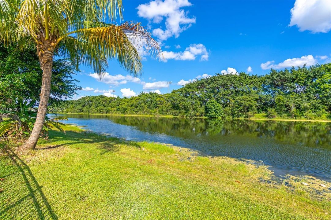 Recently Rented: $4,800 (3 beds, 2 baths, 1965 Square Feet)