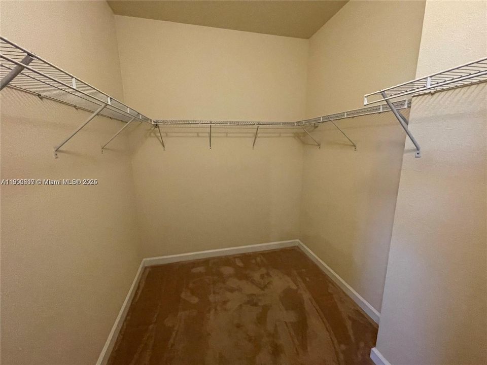 Active With Contract: $650,000 (5 beds, 4 baths, 2312 Square Feet)