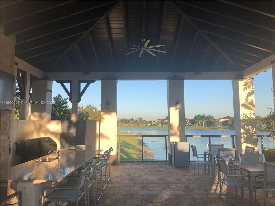 Active With Contract: $650,000 (5 beds, 4 baths, 2312 Square Feet)