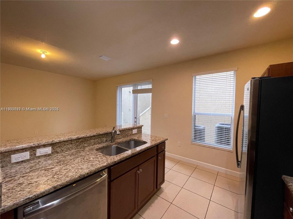 Active With Contract: $650,000 (5 beds, 4 baths, 2312 Square Feet)