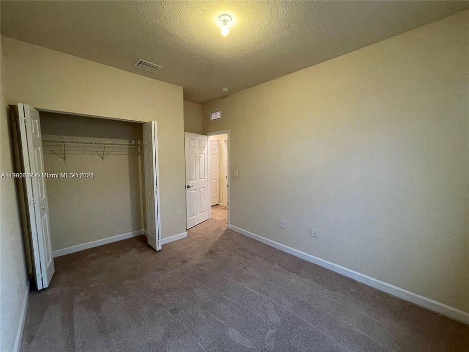 Active With Contract: $650,000 (5 beds, 4 baths, 2312 Square Feet)