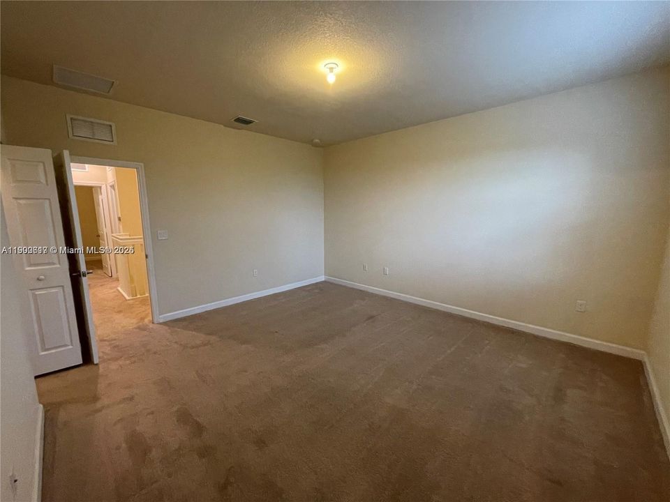 Active With Contract: $650,000 (5 beds, 4 baths, 2312 Square Feet)