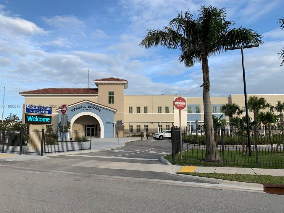 Active With Contract: $650,000 (5 beds, 4 baths, 2312 Square Feet)