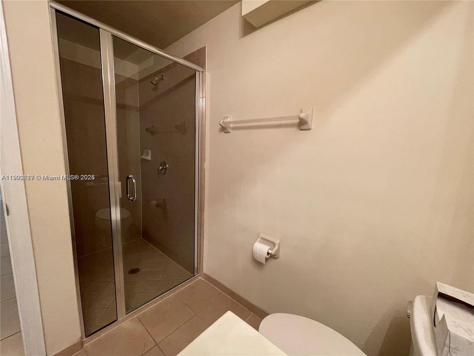 Active With Contract: $650,000 (5 beds, 4 baths, 2312 Square Feet)