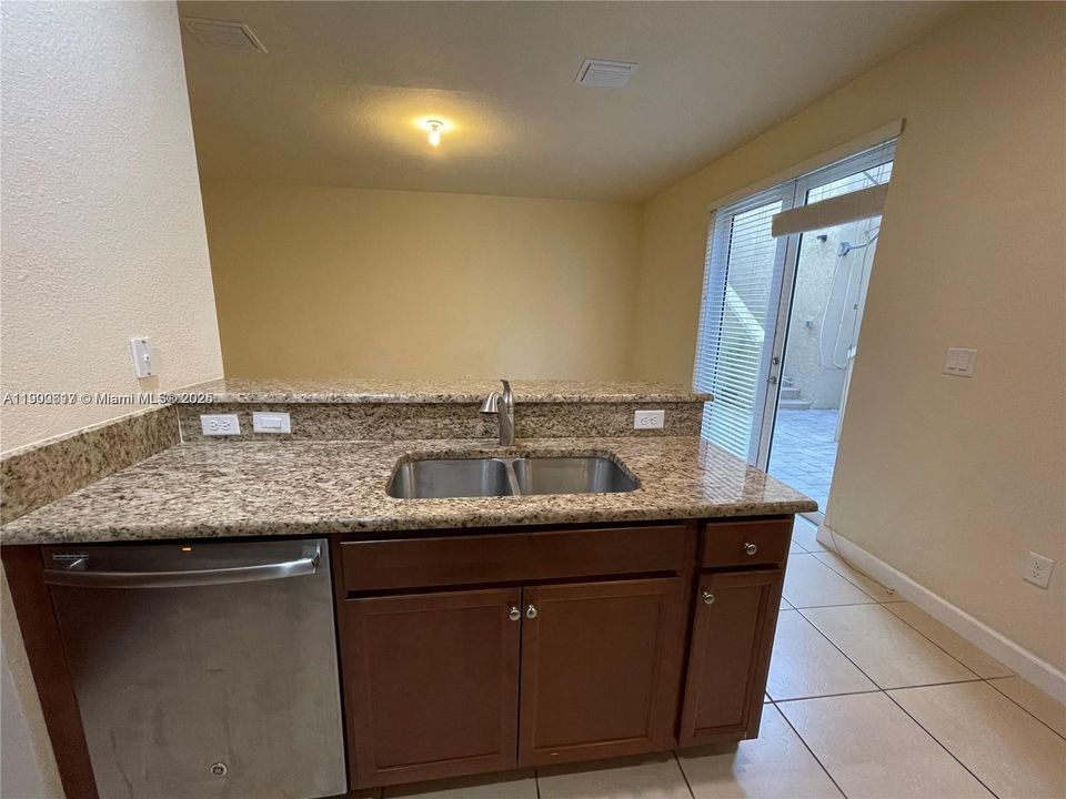 Active With Contract: $650,000 (5 beds, 4 baths, 2312 Square Feet)