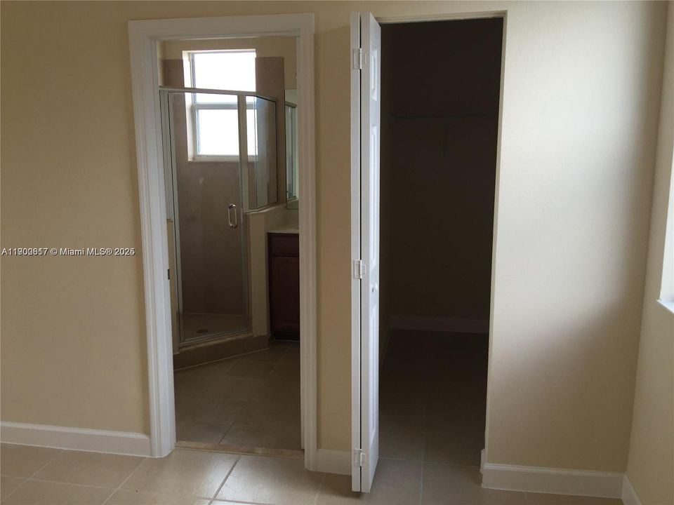 Active With Contract: $650,000 (5 beds, 4 baths, 2312 Square Feet)