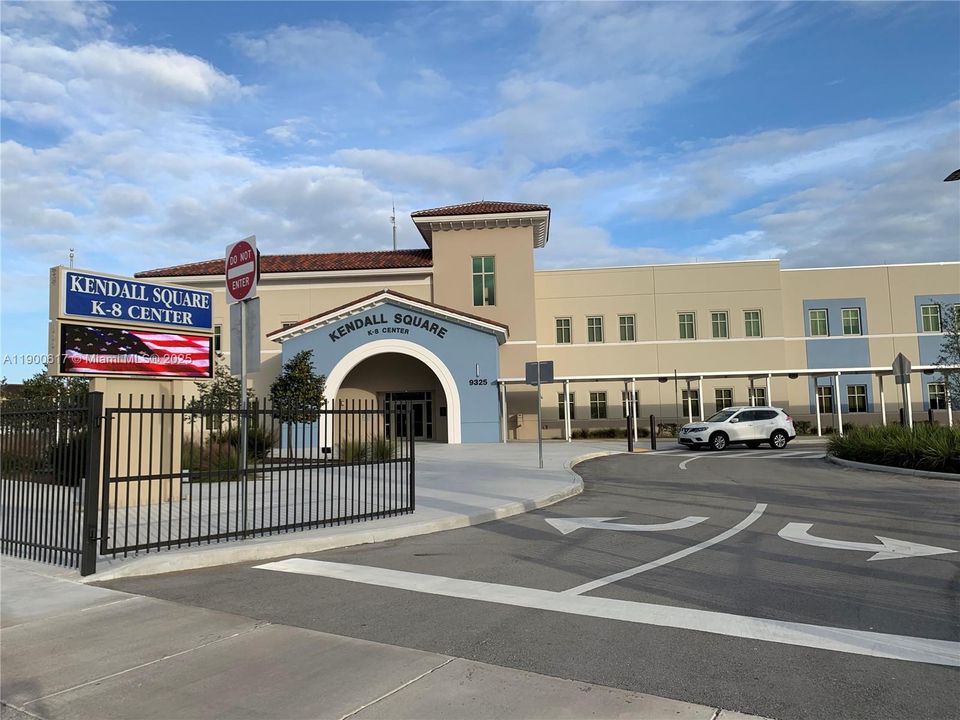 Active With Contract: $650,000 (5 beds, 4 baths, 2312 Square Feet)