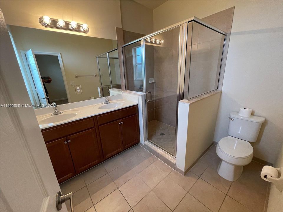 Active With Contract: $650,000 (5 beds, 4 baths, 2312 Square Feet)