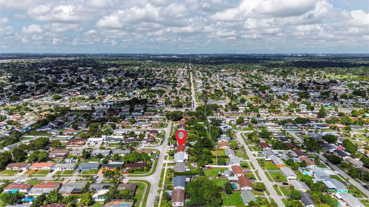 待售: $659,000 (4 贝兹, 3 浴室, 1828 平方英尺)