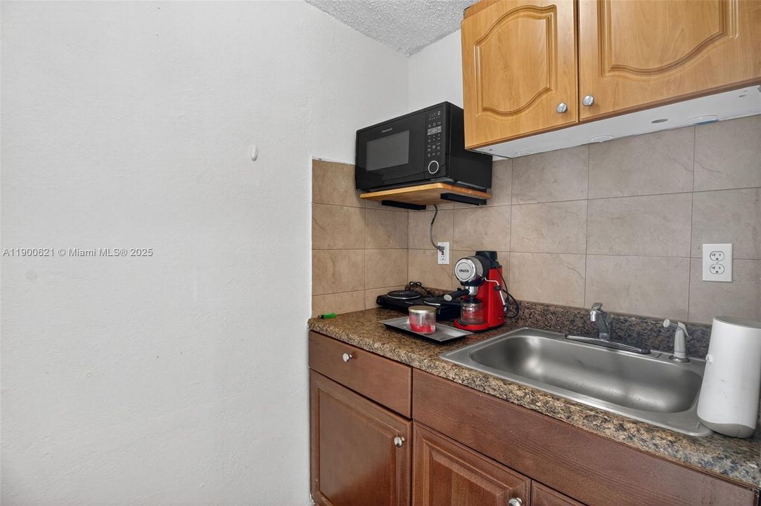 待售: $659,000 (4 贝兹, 3 浴室, 1828 平方英尺)