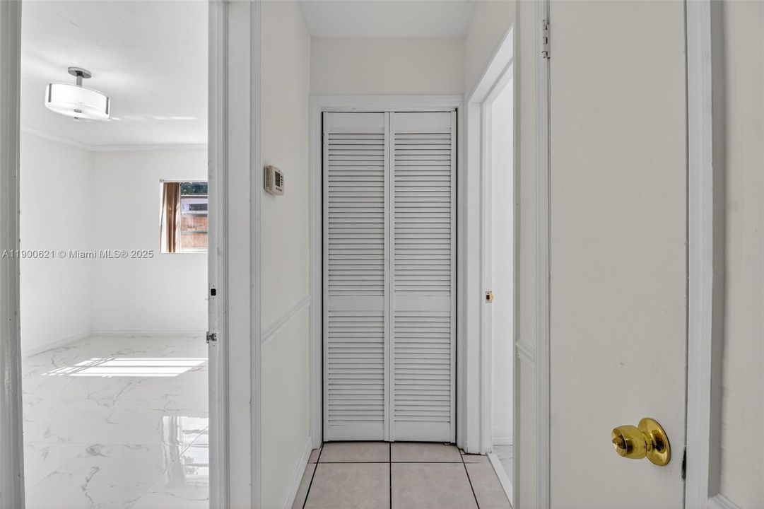 待售: $659,000 (4 贝兹, 3 浴室, 1828 平方英尺)