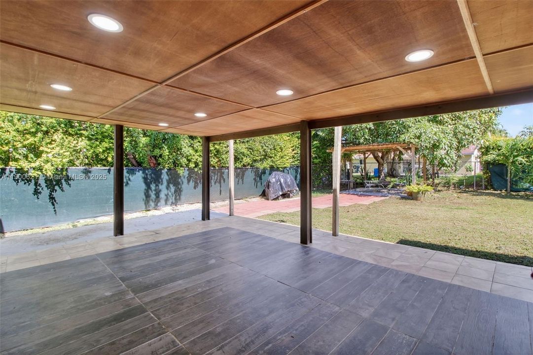 待售: $659,000 (4 贝兹, 3 浴室, 1828 平方英尺)