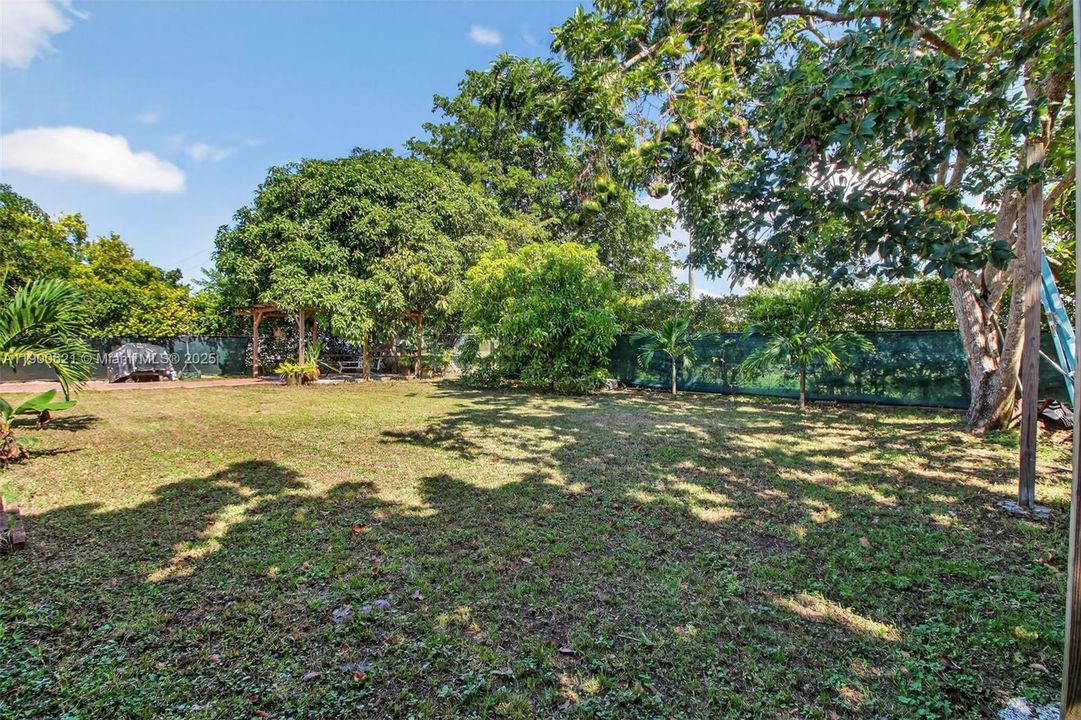 待售: $659,000 (4 贝兹, 3 浴室, 1828 平方英尺)