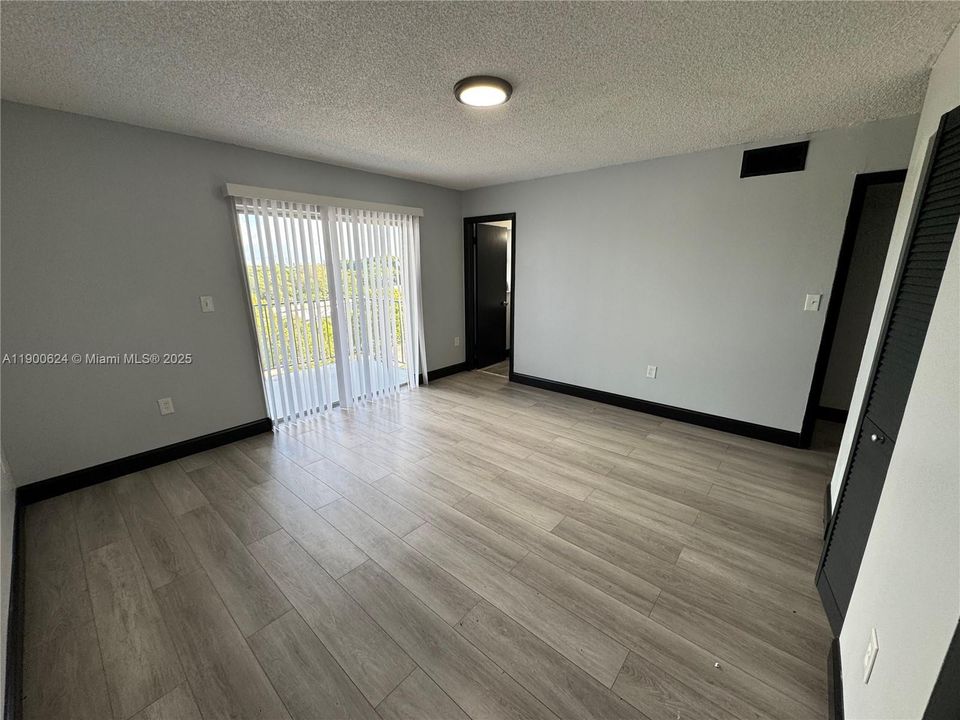Недавно арендовано: $1,900 (1 спален, 1 ванн, 750 Квадратных фут)