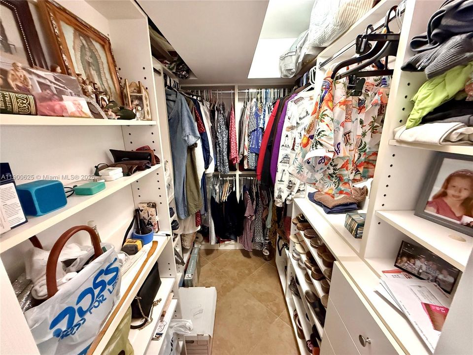 For Rent: $2,450 (2 beds, 2 baths, 1053 Square Feet)