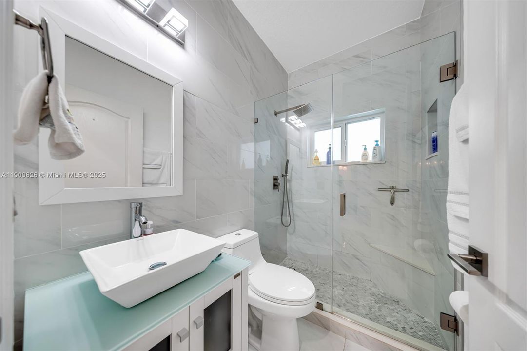 Recently Sold: $585,000 (3 beds, 2 baths, 1486 Square Feet)