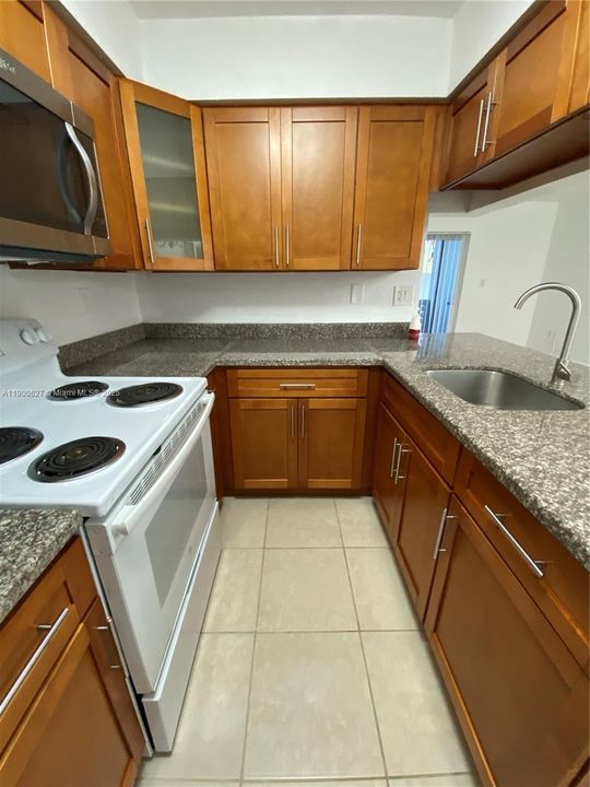 Recently Rented: $1,790 (1 beds, 1 baths, 632 Square Feet)