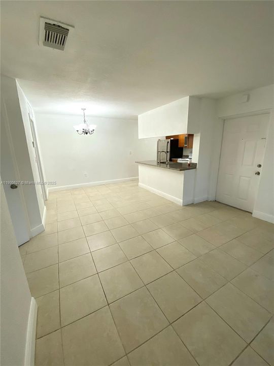 Recently Rented: $1,790 (1 beds, 1 baths, 632 Square Feet)