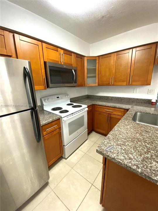 Recently Rented: $1,790 (1 beds, 1 baths, 632 Square Feet)