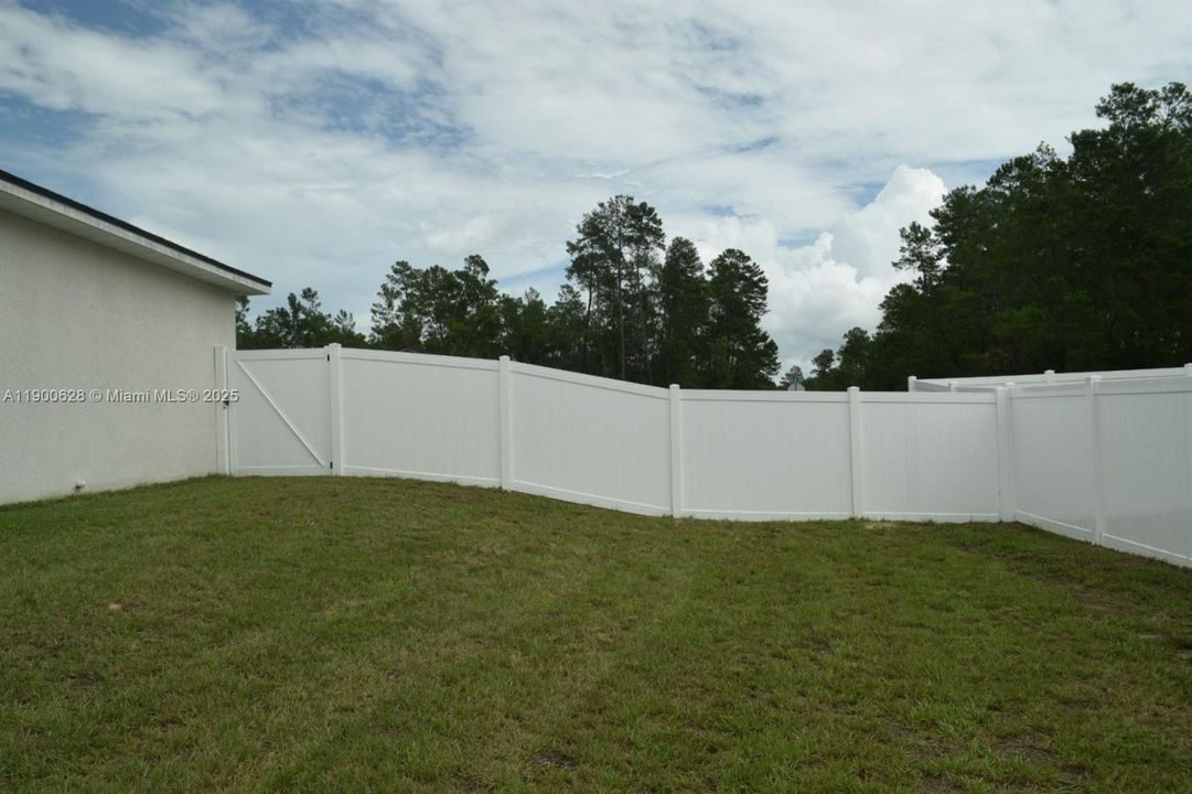 For Sale: $293,500 (3 beds, 2 baths, 1545 Square Feet)