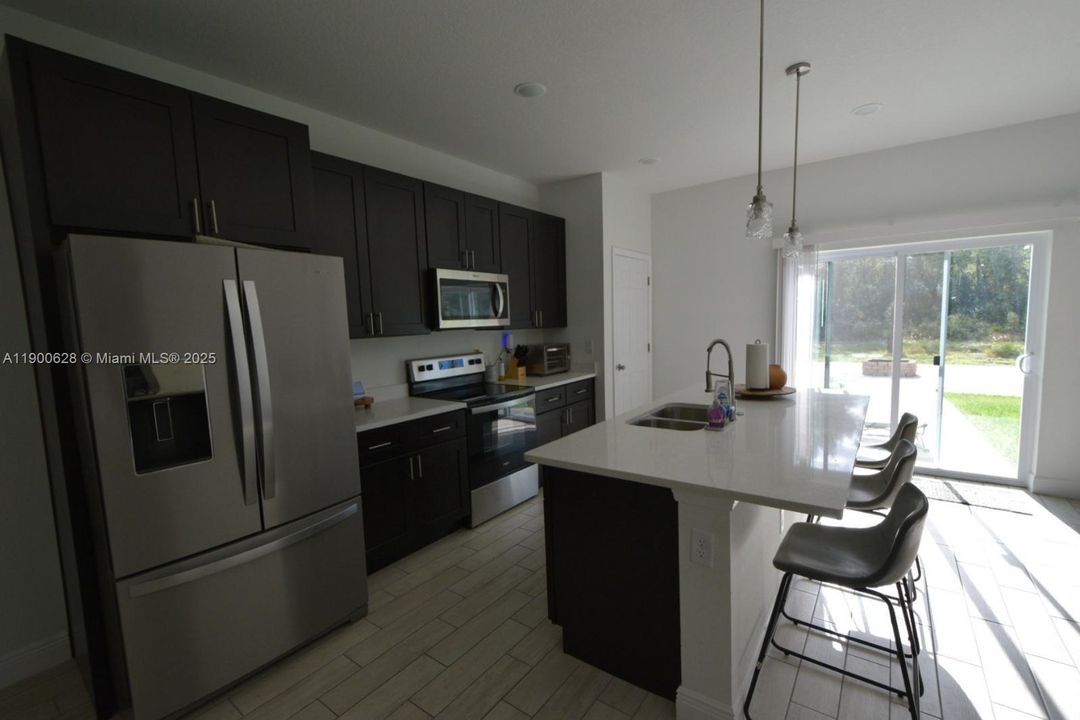 For Sale: $293,500 (3 beds, 2 baths, 1545 Square Feet)