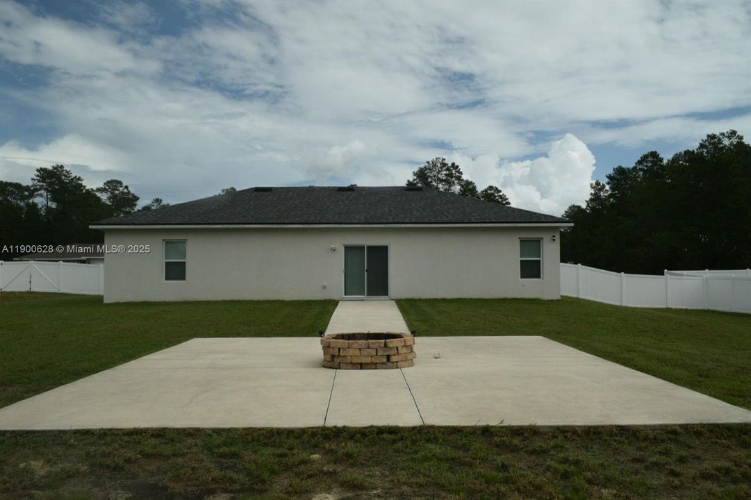 For Sale: $293,500 (3 beds, 2 baths, 1545 Square Feet)