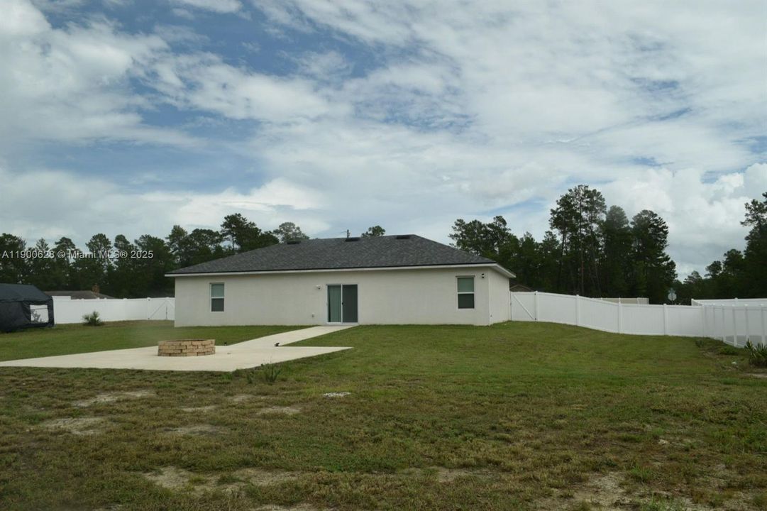 For Sale: $293,500 (3 beds, 2 baths, 1545 Square Feet)