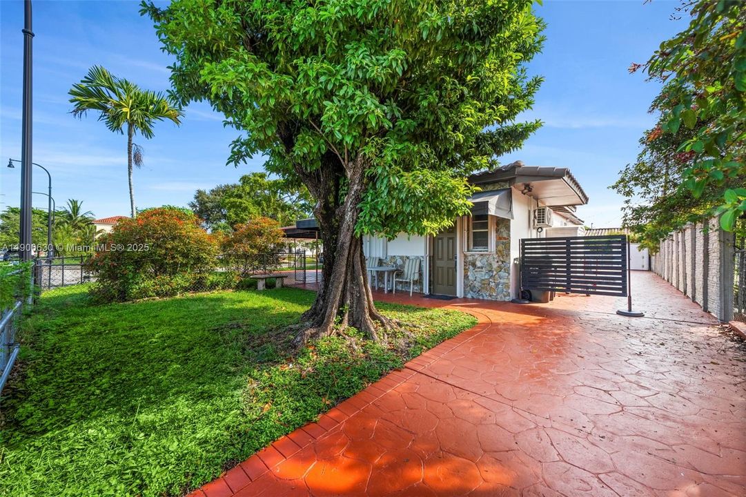 For Rent: $4,200 (3 beds, 2 baths, 1460 Square Feet)