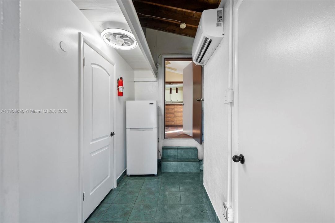 For Rent: $4,200 (3 beds, 2 baths, 1460 Square Feet)