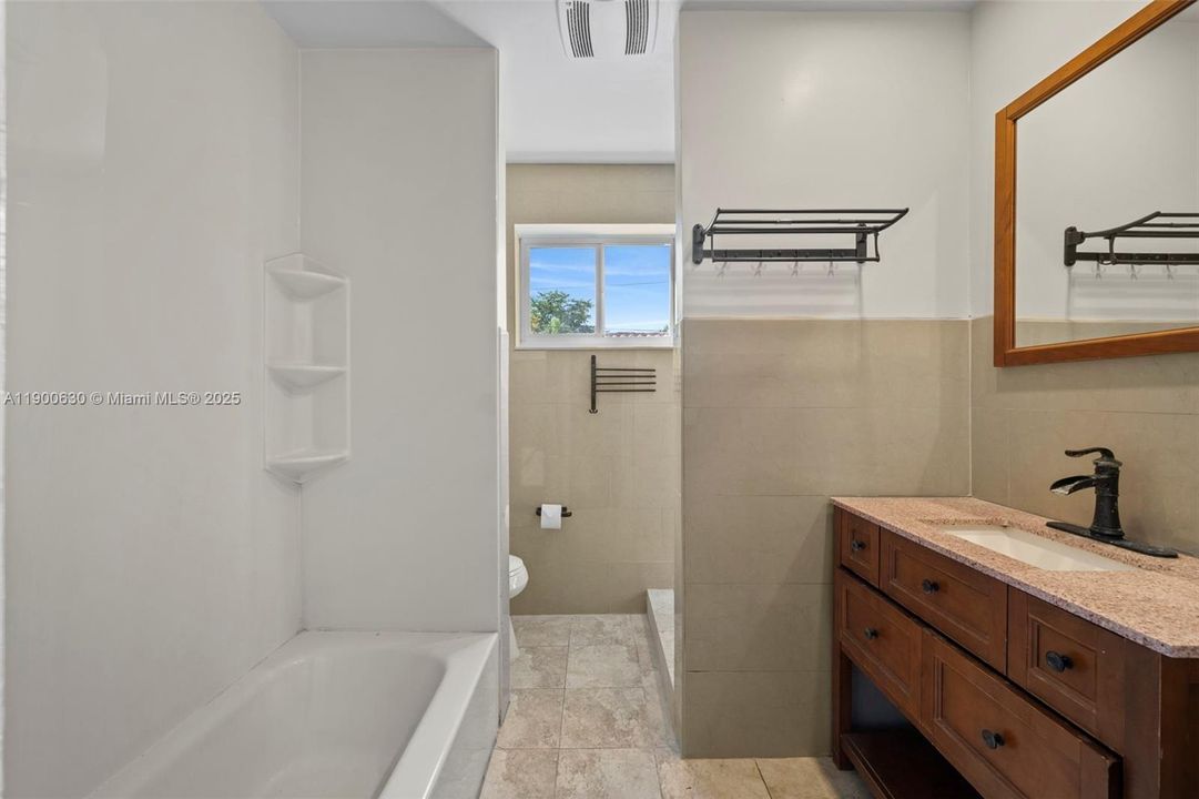 For Rent: $4,200 (3 beds, 2 baths, 1460 Square Feet)