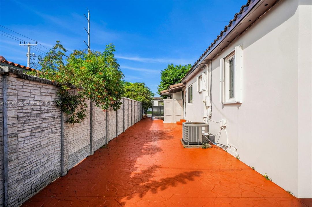 For Rent: $4,200 (3 beds, 2 baths, 1460 Square Feet)