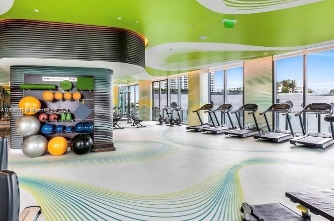 Active With Contract: $465,000 (1 beds, 1 baths, 622 Square Feet)