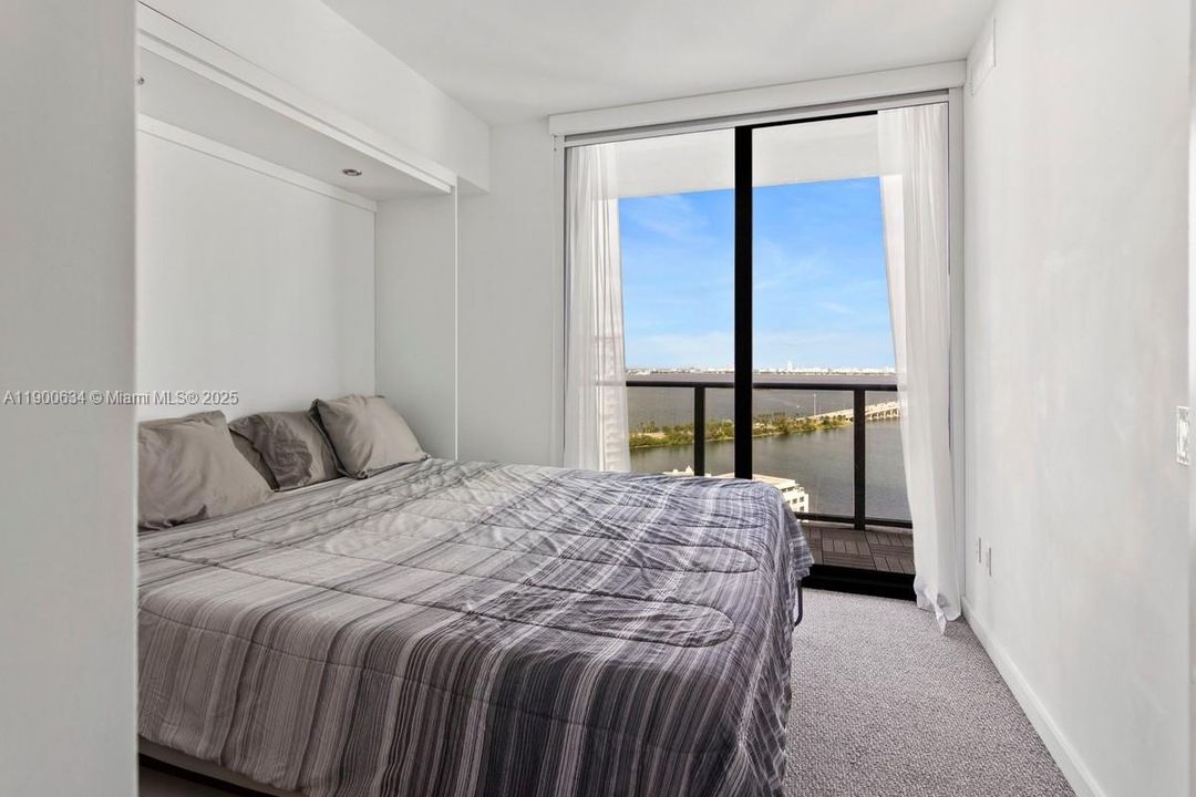 Active With Contract: $465,000 (1 beds, 1 baths, 622 Square Feet)